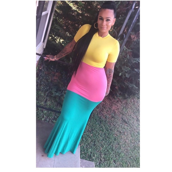 Color block maxi (actual product photographed) - Picture 2 of 3